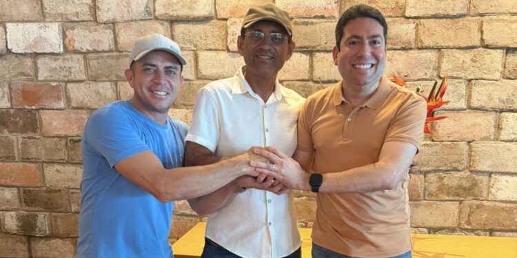 Felipe Leitão fecha com o 7º vereador em Santa Rita e se consolida como principal nome da oposição