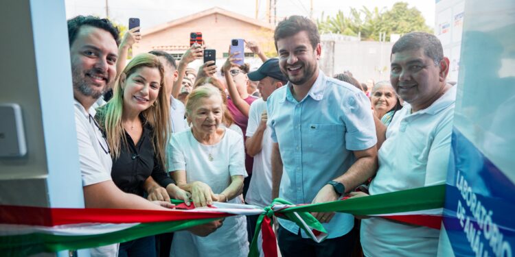 Deputada Danielle do Vale entrega van 0km e participa da inauguração de laboratório municipal em Mamanguape