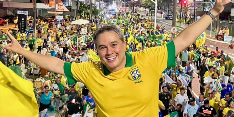 Com presença de Flávio Bolsonaro, Efraim lança pré-candidatura ao Governo no dia 22 na Domus