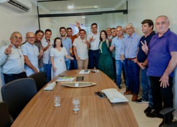 Com antecessor secretário de Bruno, prefeito de Boa Vista fecha apoio a Lucas Ribeiro