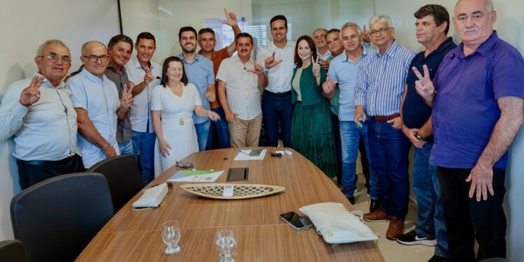 Com antecessor secretário de Bruno, prefeito de Boa Vista fecha apoio a Lucas Ribeiro