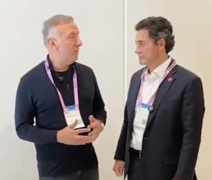 No Mobile World Congress, em Barcelona, Aguinaldo Ribeiro busca inovações para fortalecer relatório de IA no Brasil