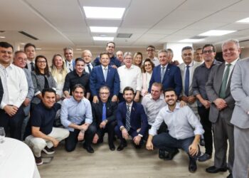 Em clima de despedida, João reúne deputados, agradece parceria com ALPB e pede apoio à chapa governista