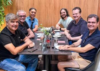 Em João Pessoa, Kassab vai à mesa com Cícero, Pedro e deputados e articula PSD