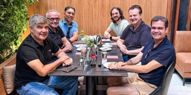 Em João Pessoa, Kassab vai à mesa com Cícero, Pedro e deputados e articula PSD