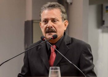 Tião acusa advogado de circular com ‘mala de bombons’ para tentar mudar votos para o TCE