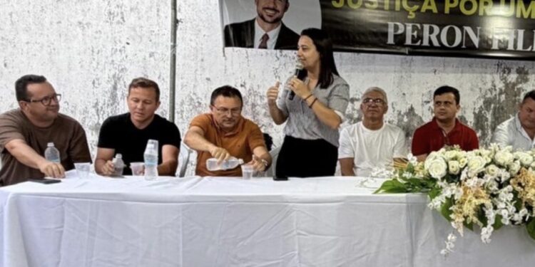 Ex-prefeito de Jacaraú e grupo de oposição formalizam apoio a Gilbertinho