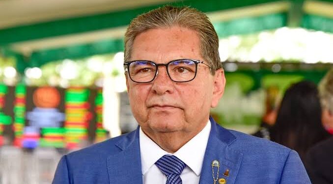 Após reunião, maioria do Republicanos fecha votos em Deusdete e Taciano para o TCE, revela Galdino