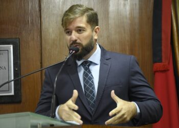 Vereador de João Pessoa destina R$ 250 mil para clínica de alto padrão e vira alvo de críticas