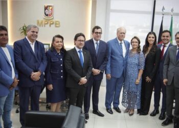 Posse de Maria Salete Porto como procuradora reúne autoridades e diversas lideranças políticas na Capital