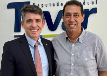 Prefeito de Lucena anuncia apoio a Tovar após ida de Taciano para o TCE