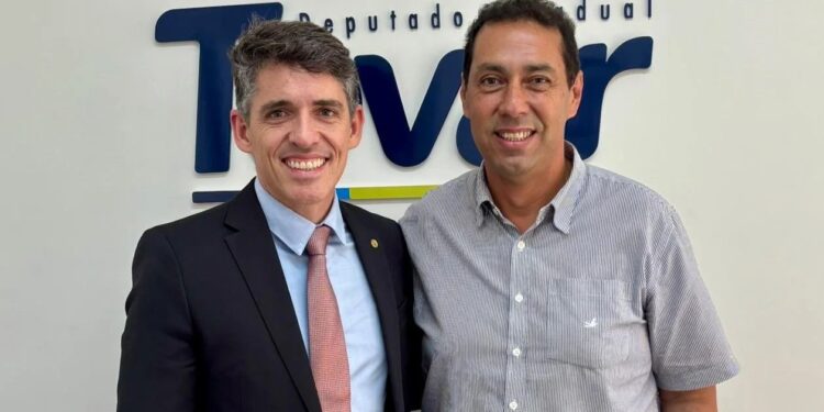 Prefeito de Lucena anuncia apoio a Tovar após ida de Taciano para o TCE