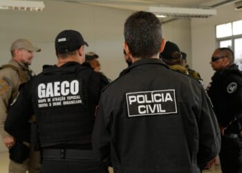 Gaeco cumpre mandado na casa do prefeito de Jacaraú em investigação sobre morte de vereador