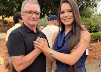 Após saída de Taciano para o TCE, Galego Souza ganha “sobrevida” e recebe apoio de prefeita no Sertão