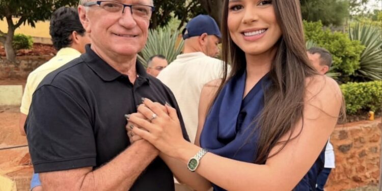 Após saída de Taciano para o TCE, Galego Souza ganha “sobrevida” e recebe apoio de prefeita no Sertão