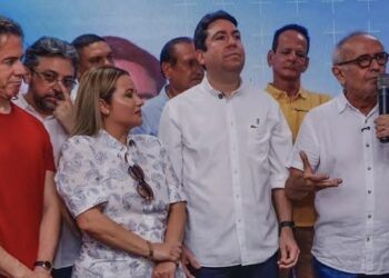 Cícero e Tacyana assinam termo de cooperação para restauração da Ponte do Baralho