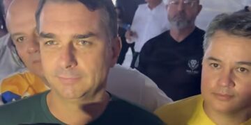 Em João Pessoa, Flávio Bolsonaro ataca Lula e referenda candidatura de Efraim ao governo