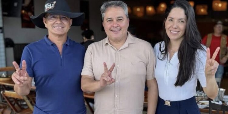 Bastidores: Efraim fecha com prefeito de Catolé do Rocha e filia Geska Maia ao PL