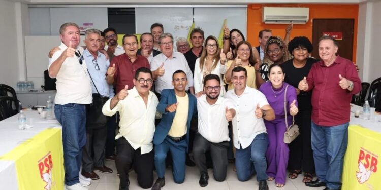 João Azevêdo reúne pré-candidatos e articula nominata do PSB para a Assembleia