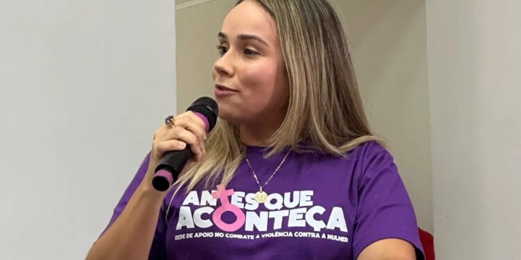 Eduardo Carneiro propõe medalha Epitácio Pessoa à segunda-dama do Estado, Camila Mariz Ribeiro