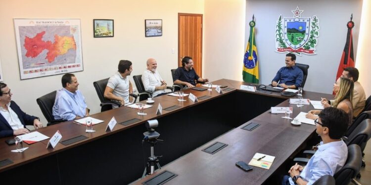 Governador anuncia patrocínio de R$ 2,5 milhões ao São João de Campina Grande com contrapartida