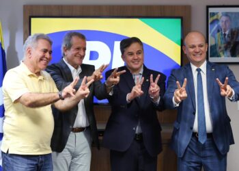 Efraim assume comando do PL e reforça projeto da direita na Paraíba