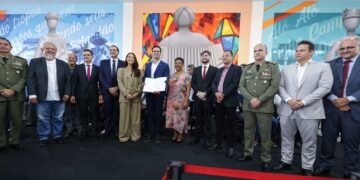 Em primeira agenda como governador, Lucas Ribeiro empossa novos secretários em Campina; veja nomes