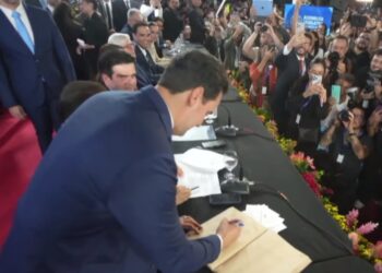 Lucas Ribeiro é empossado governador da Paraíba após renúncia de João Azevêdo