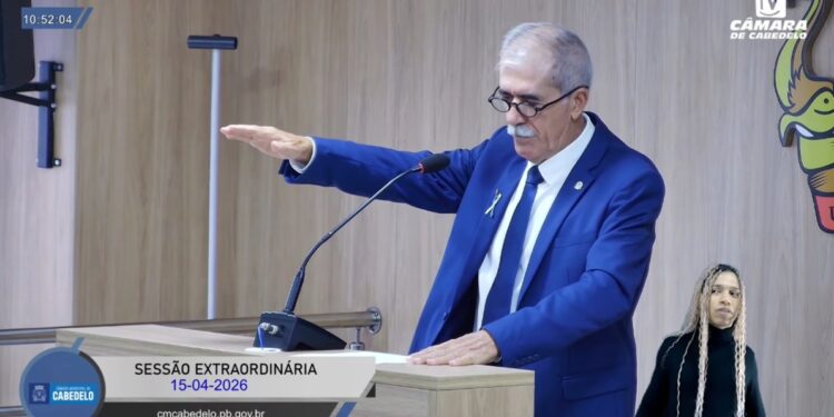 Vereador José Pereira toma posse como prefeito interino de Cabedelo