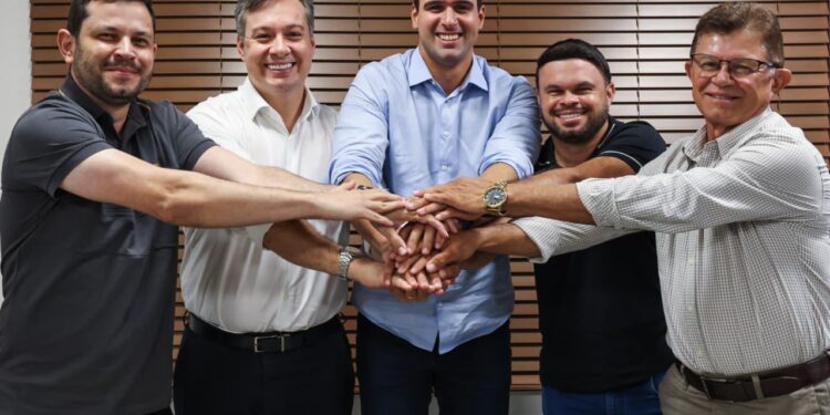 Júnior Araújo leva prefeito do MDB para base de Lucas