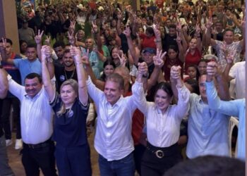 Nove vereadores reúnem multidão e anunciam apoio a Nabor durante plenária em Santa Rita
