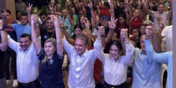 Nove vereadores reúnem multidão e anunciam apoio a Nabor durante plenária em Santa Rita