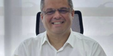 Edvaldo Neto pede retorno à Câmara e afastamento para cuidar da defesa