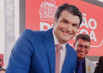 Léo diz que manterá diálogo com João Azevêdo e deixa apoio para segunda vaga ao Senado em aberto