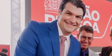 Léo diz que manterá diálogo com João Azevêdo e deixa apoio para segunda vaga ao Senado em aberto