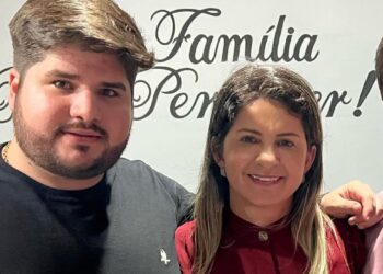 Vereadora de Bayeux é alvo de operação que investiga esquema de “rachadinha” e tenta descartar celular durante ação