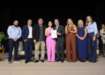 Nabor dá posse a novos servidores garantindo continuidade dos avanços na gestão