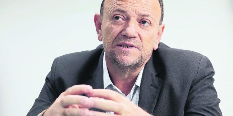 Presidente nacional do PT desembarca na Paraíba e terá encontros com Lucas e Veneziano