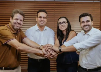 Aliado histórico de Efraim, prefeito de Ouro Velho fecha com Lucas Ribeiro na disputa pelo Governo