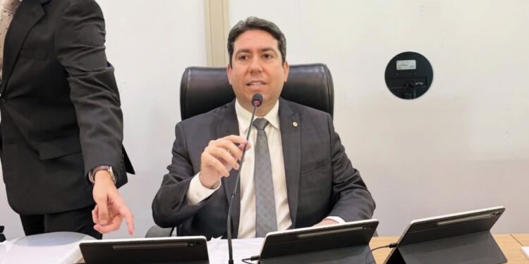 Felipe Leitão sai em defesa de Cícero e diz fala sobre sobre Ponte do Futuro foi distorcida