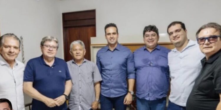 Racha em Pombal: após prefeito fechar com Efraim, vice e ex-prefeito anunciam apoio à chapa governista