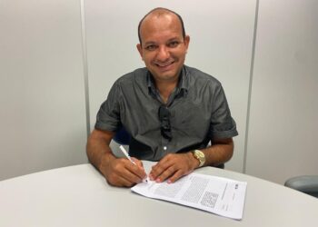 Movimento de Efraim tira prefeito do Sertão da base de Caio e Wellington Roberto e leva para George e Cilinha
