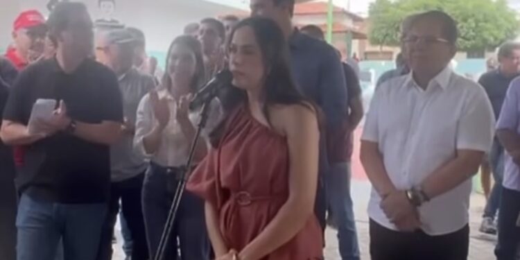 Esposa do deputado Romualdo, prefeita do Congo adere a Lucas na disputa ao Governo