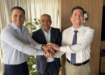 Novo prefeito de Cabedelo anuncia apoio à reeleição de Hugo Motta e Felipe Leitão