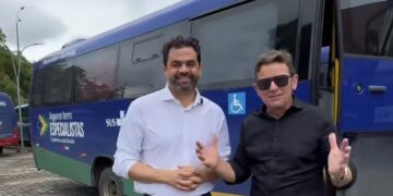 Jarques esconde articulação de Veneziano e tenta assumir “paternidade” de ônibus entregue pelo Governo Federal a Pombal