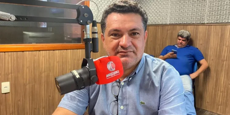 Desespero? Prefeito Luiz Claudino manda retirar servidores da Casa da Cidadania e caso vai parar na Polícia