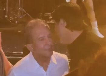 Em Guarabira, Léo Bezerra e Nabor são flagrados em conversa ao “pé do ouvido” durante festa junina