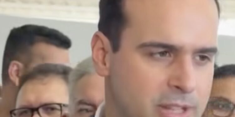 Lucas abre espaço para Adriano Galdino na chapa e adia definição do vice para após o São João