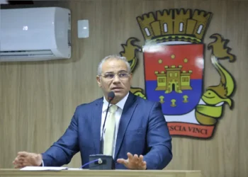 Evilásio Cavalcanti antecipa 13º salário e garante pagamento dos servidores de Cabedelo dentro do mês