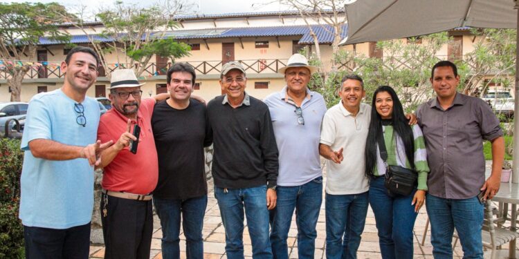 Eduardo Carneiro amplia base no Brejo com apoio do ex-prefeito de Areia e vereadores
